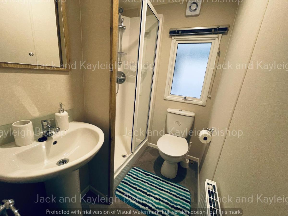 3-Bedroom Holiday Home With Valley Views New Quay Екстериор снимка